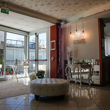 Hotel Venus Rimini Kültér fotó