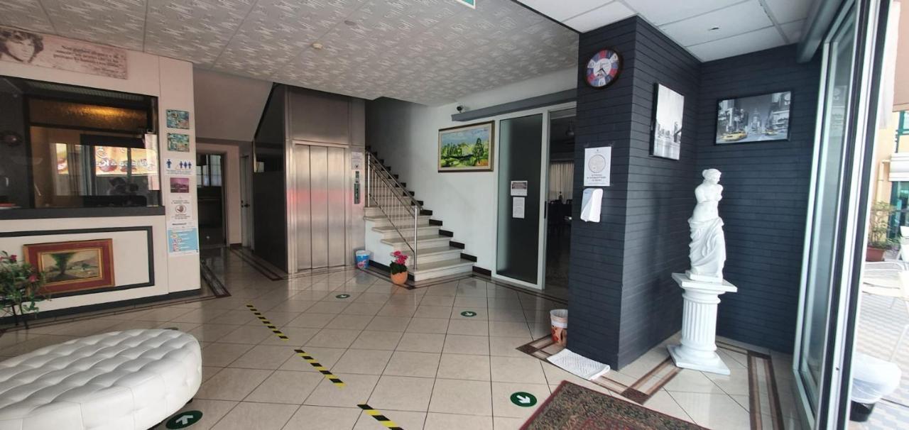 Hotel Venus Rimini Kültér fotó