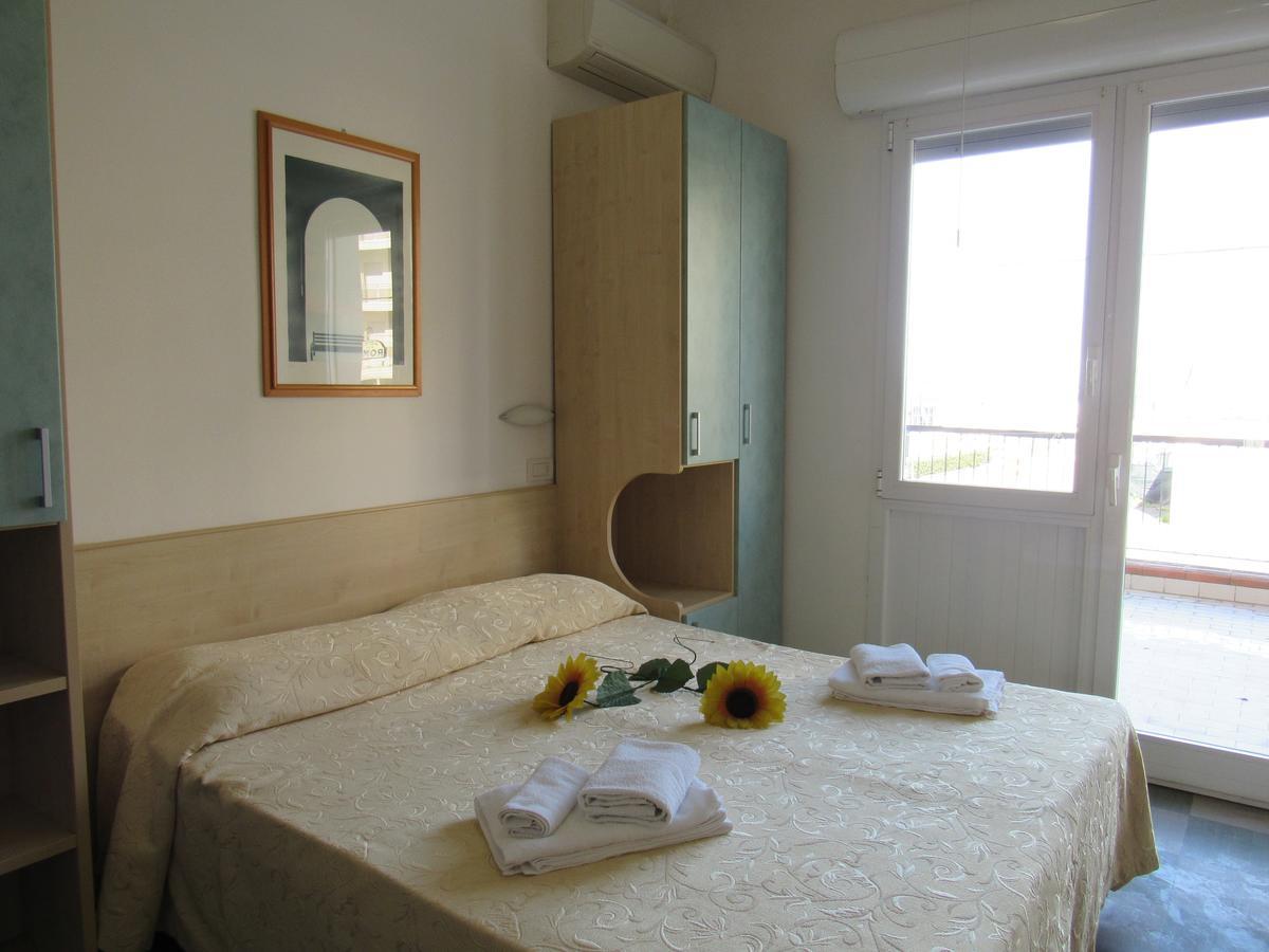 Hotel Venus Rimini Kültér fotó